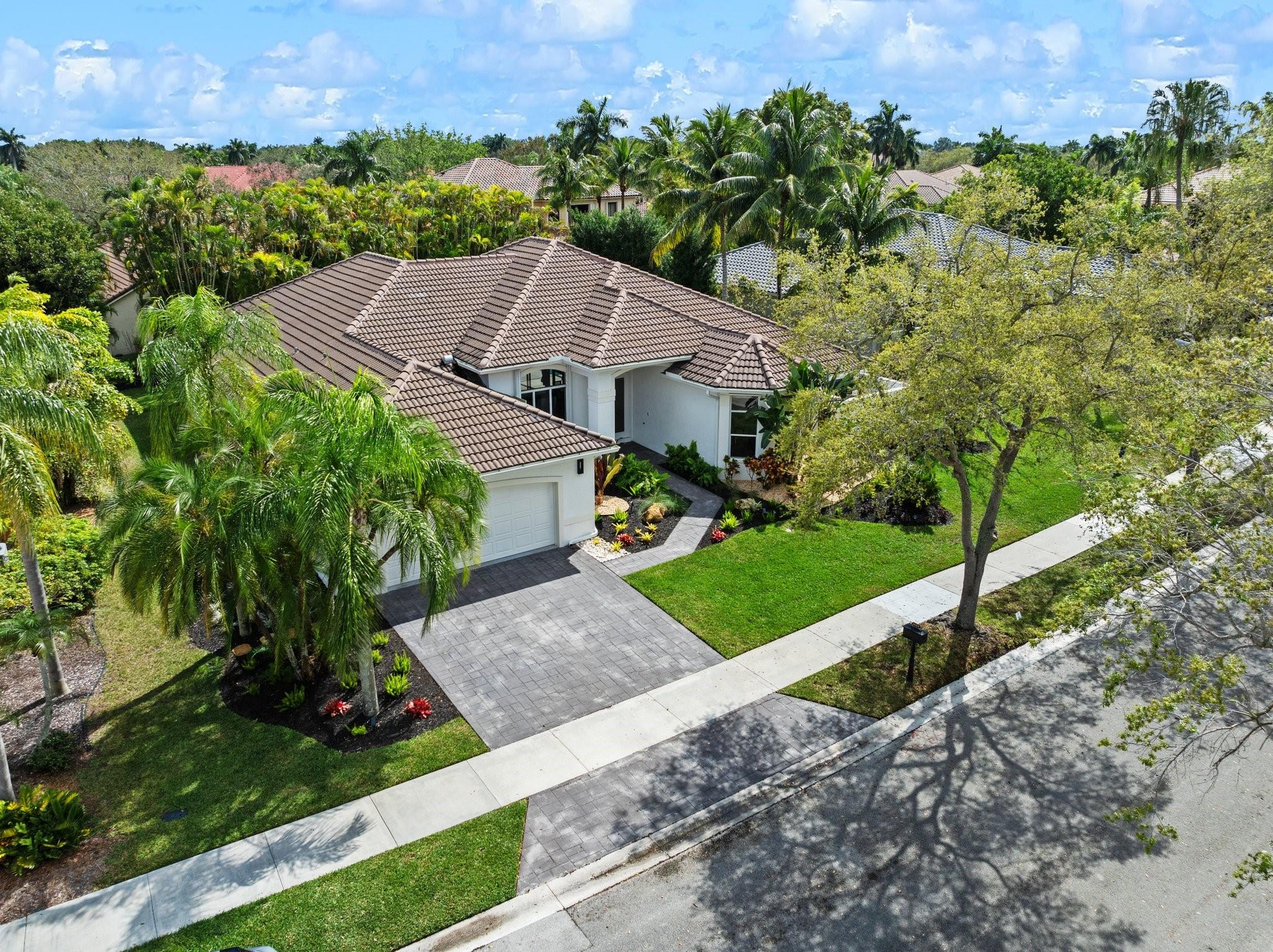2694 Meadowood Ct