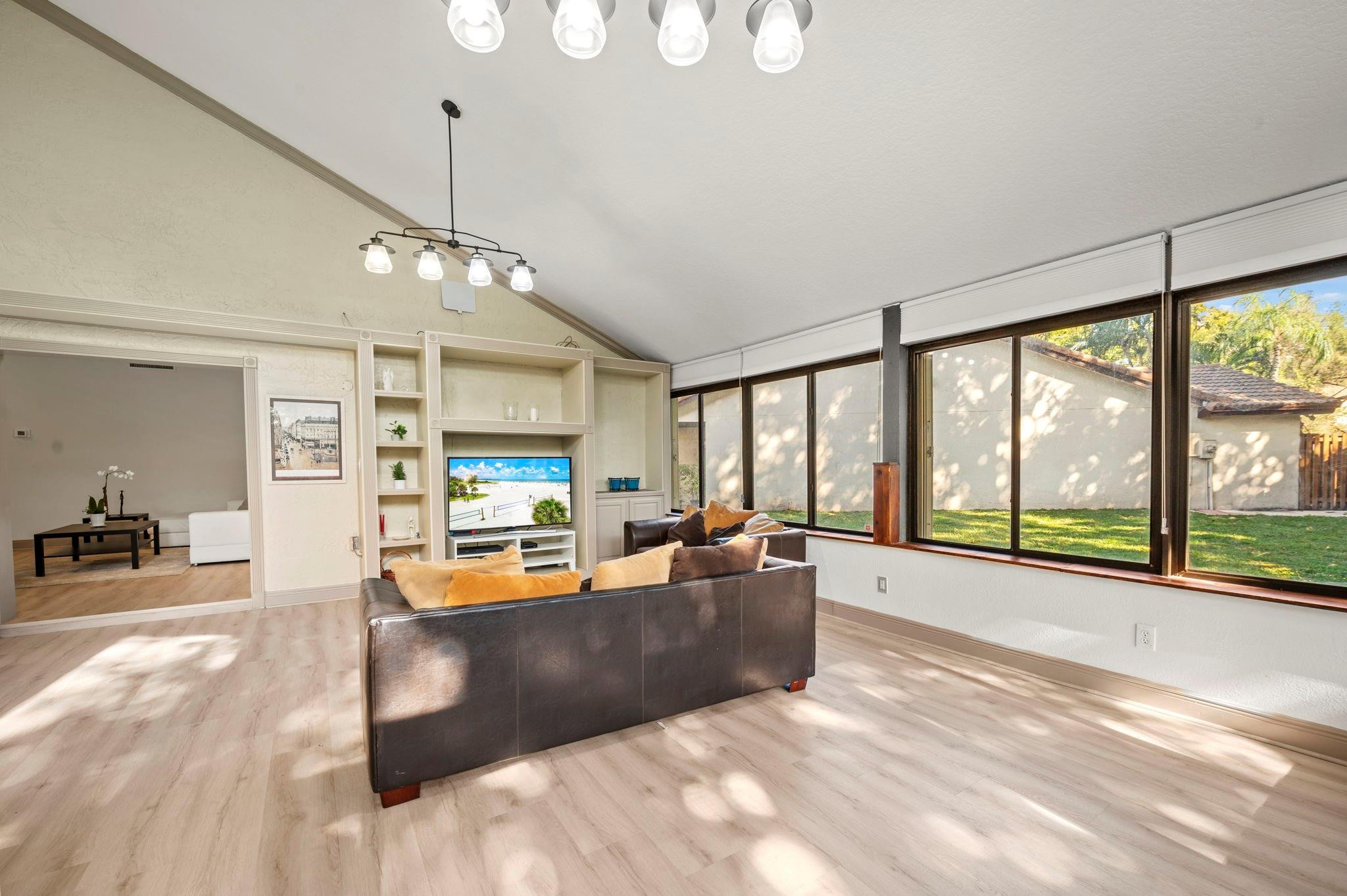 2156 Austin