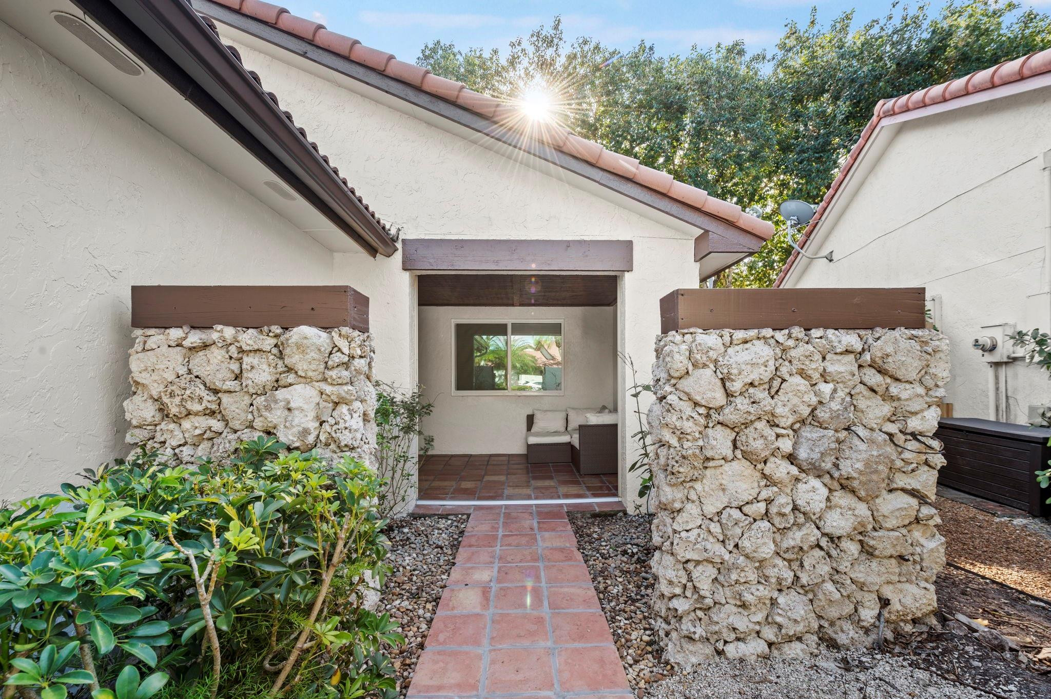 2156 Austin