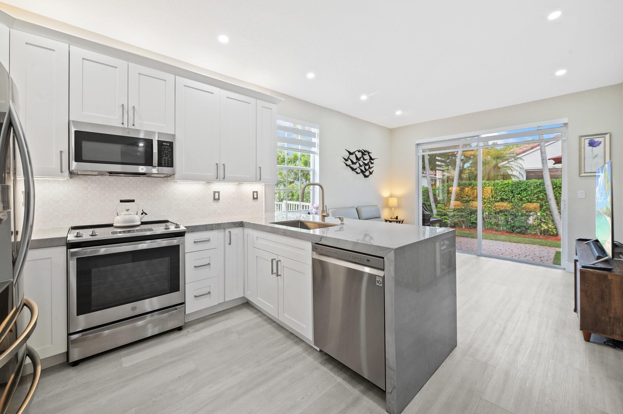 18759 SW 28th St 18759