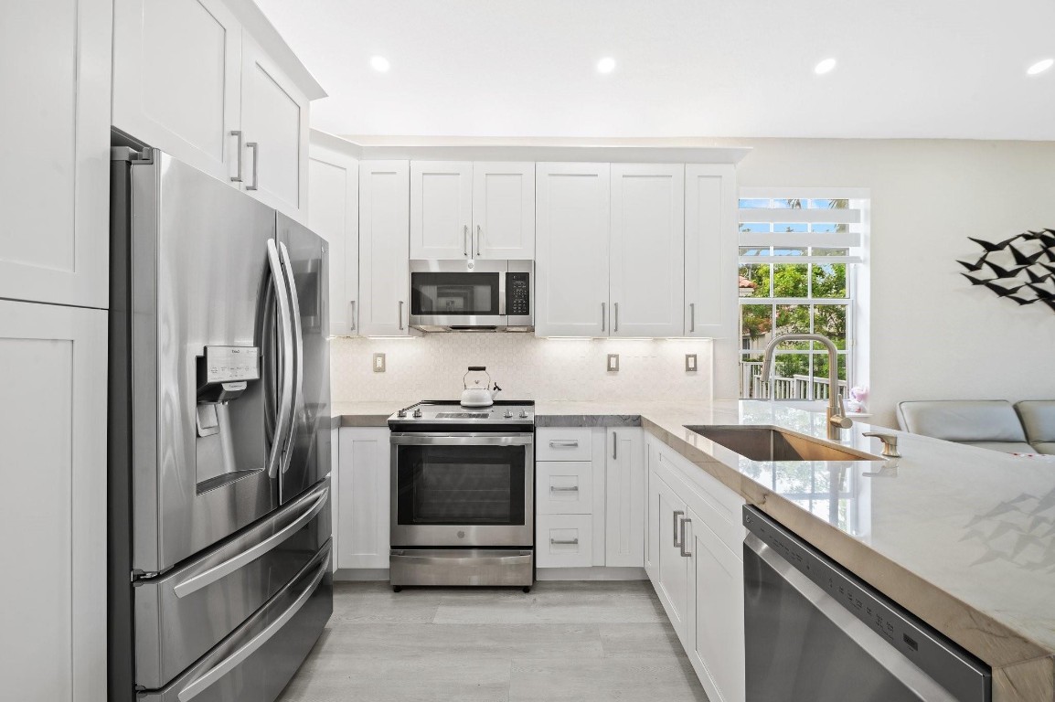 18759 SW 28th St 18759