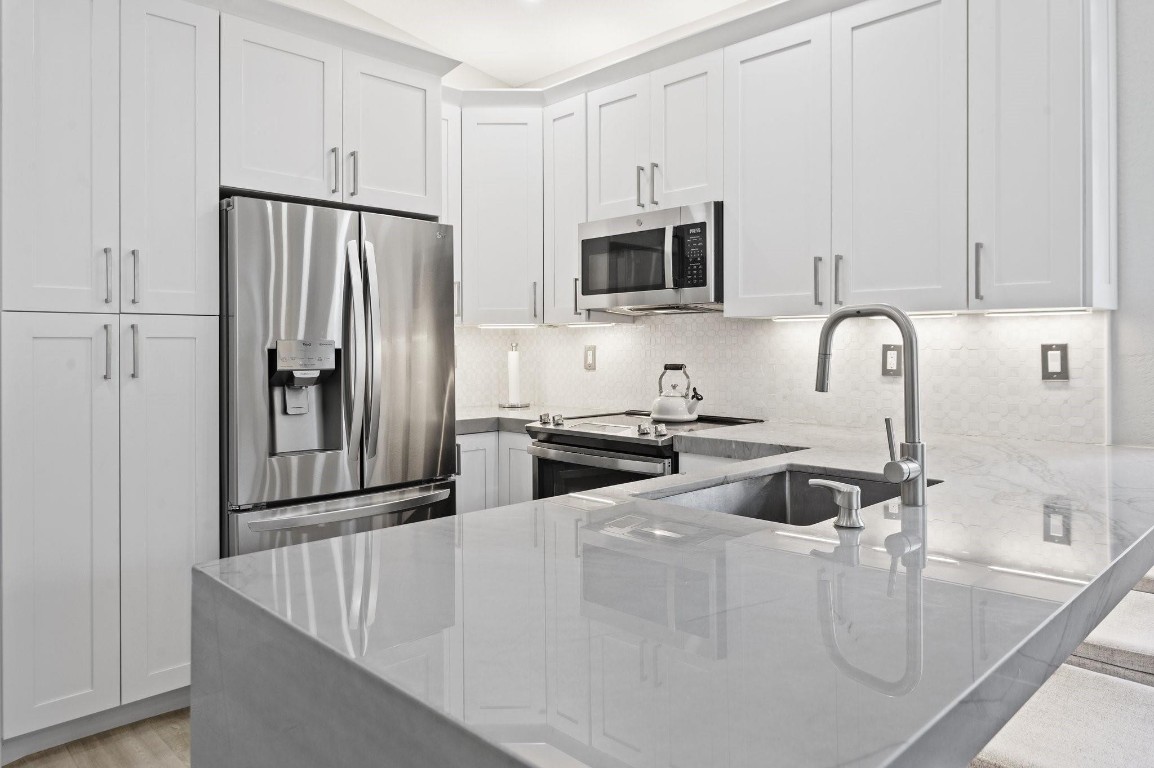 18759 SW 28th St 18759