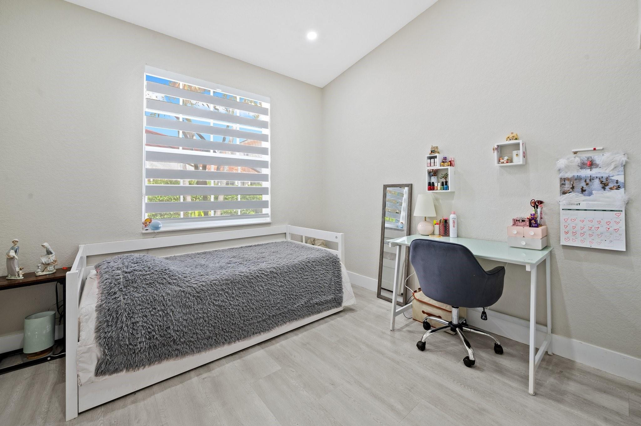 18759 SW 28th St 18759