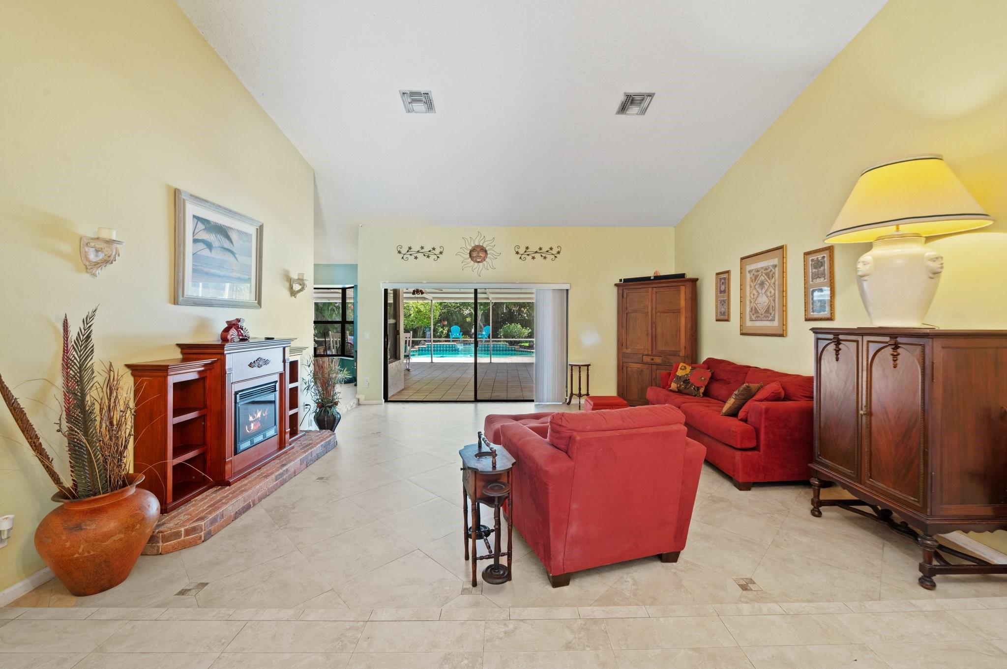 6453 Abotts Mill Ave