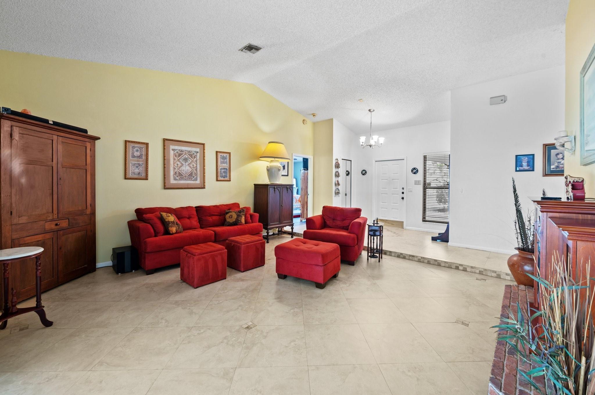6453 Abotts Mill Ave