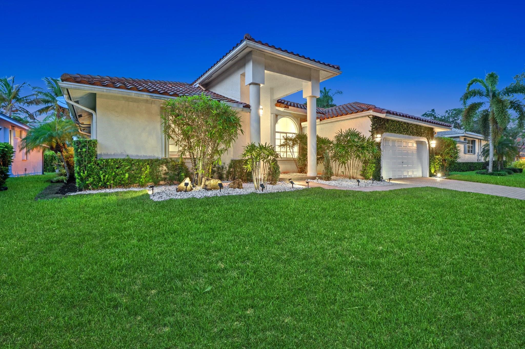 2904 Oakbrook Dr