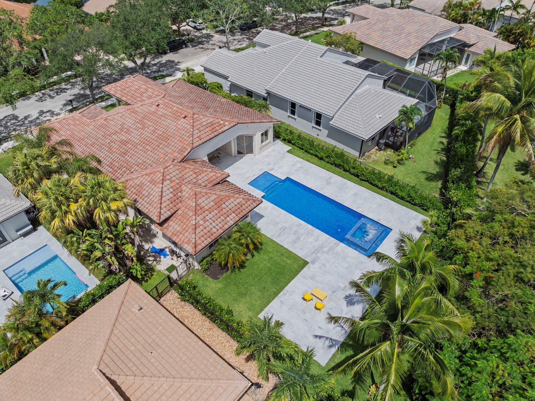 2904 Oakbrook Dr