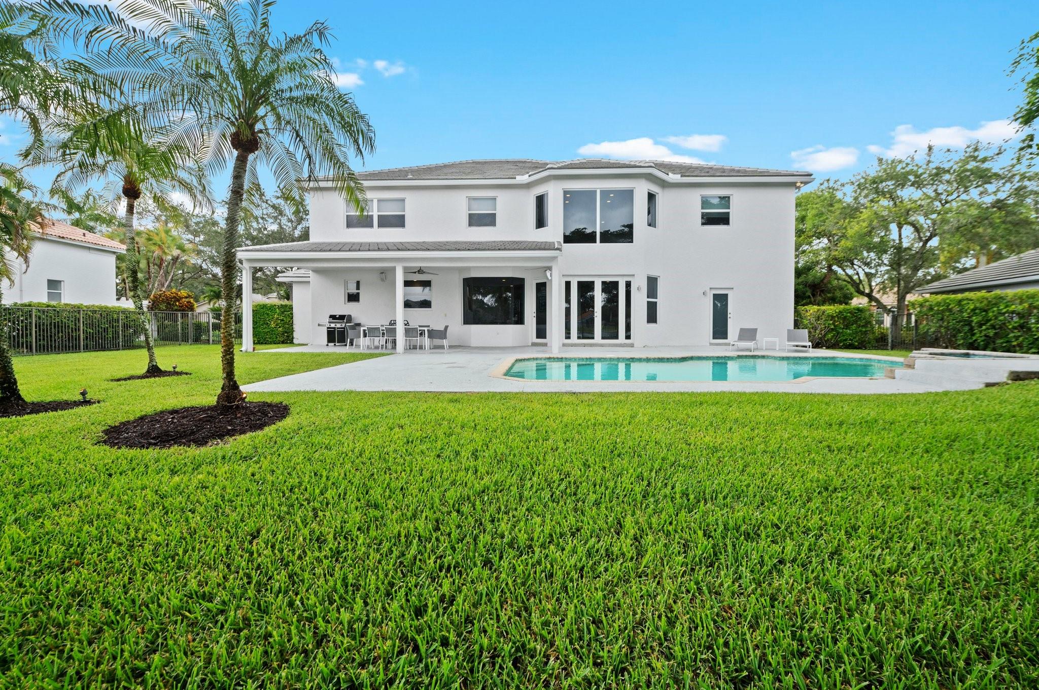 2683 Meadowood Ct