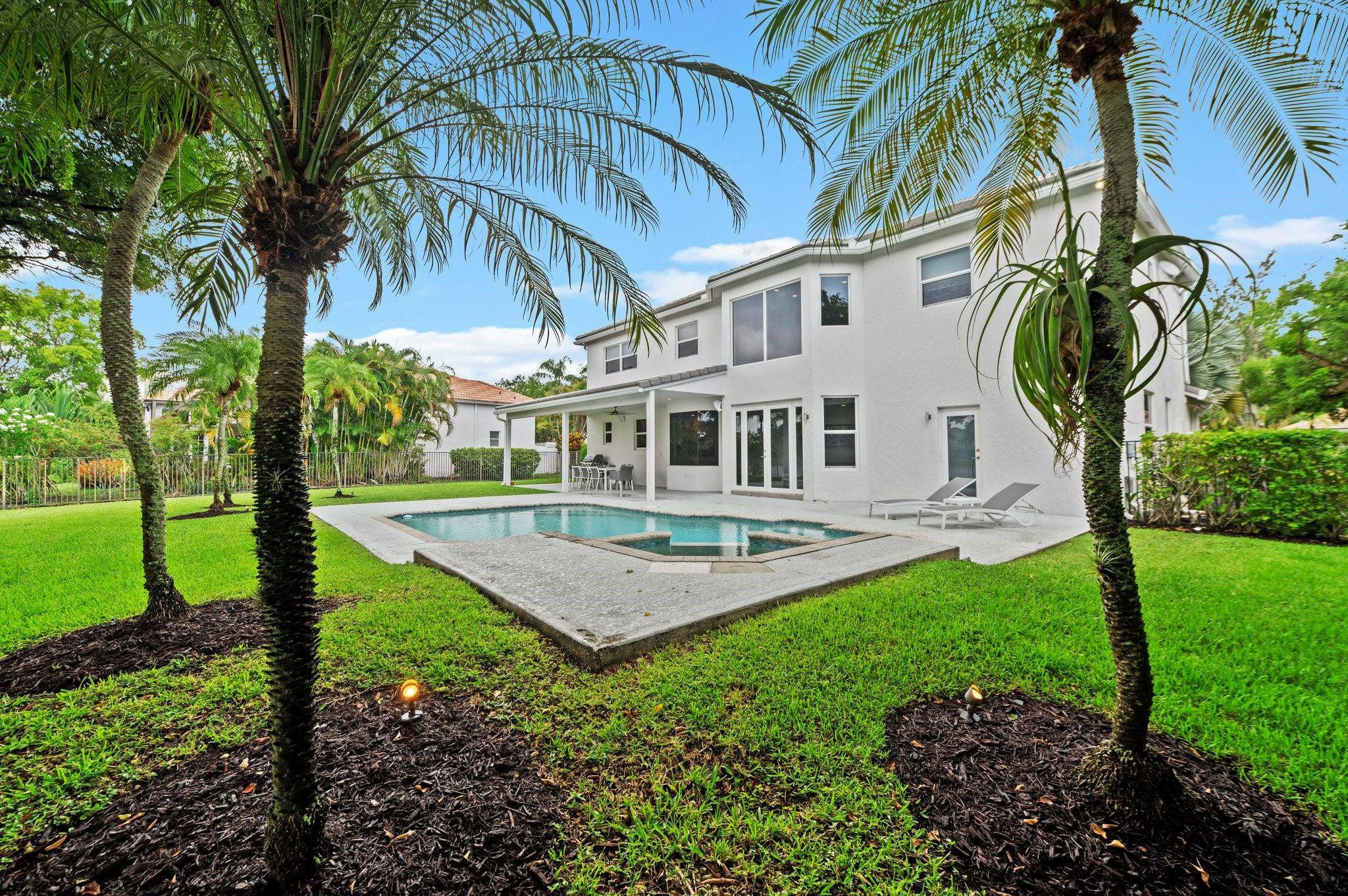 2683 Meadowood Ct