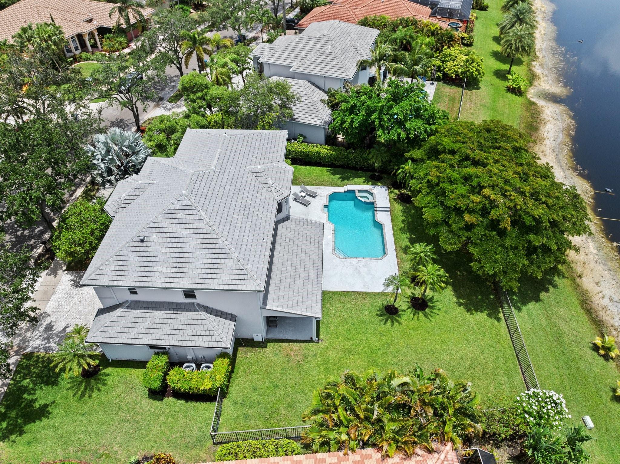 2683 Meadowood Ct