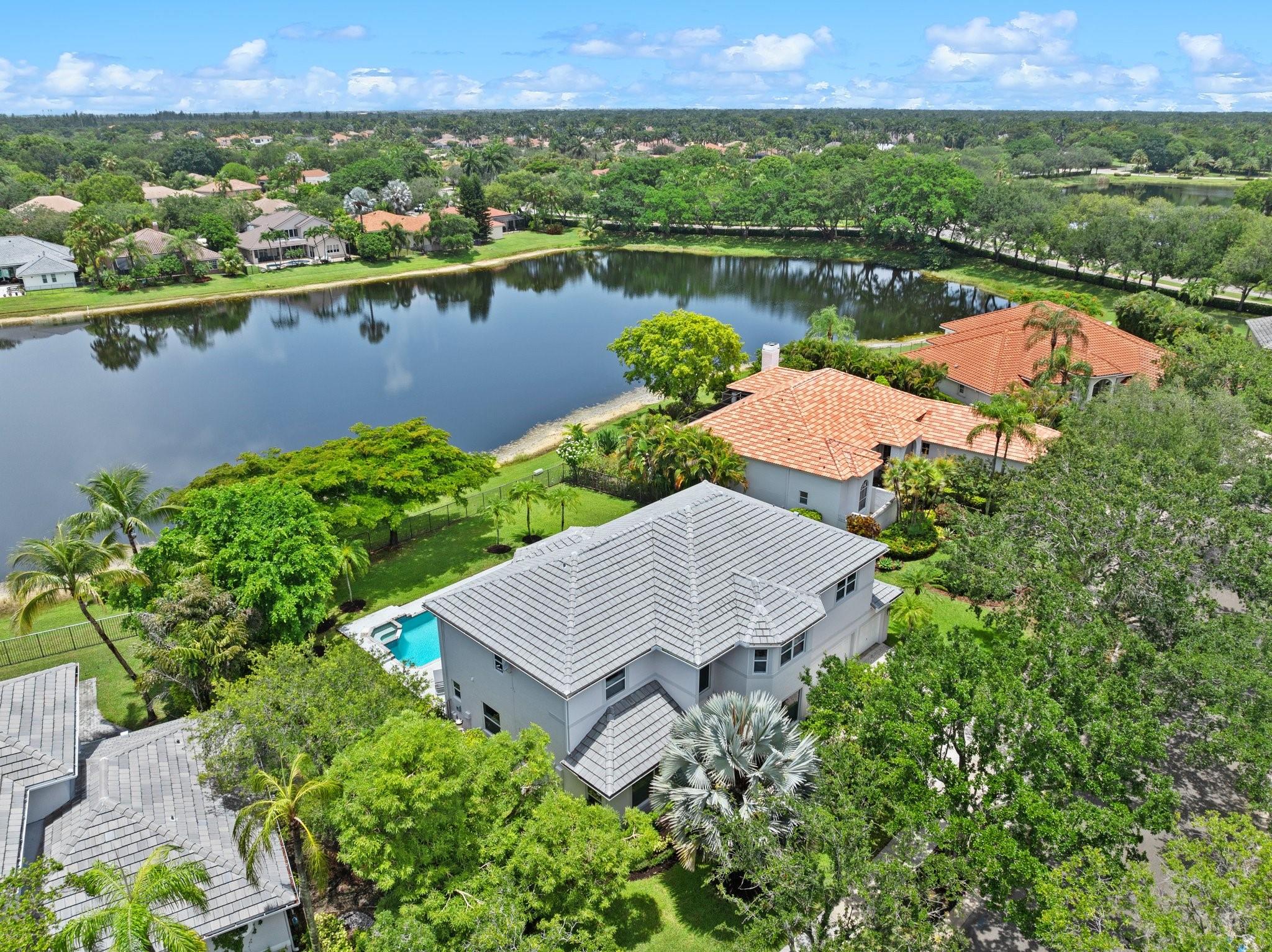 2683 Meadowood Ct