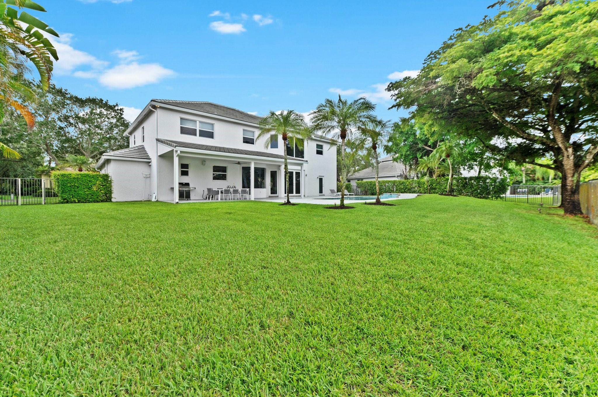 2683 Meadowood Ct