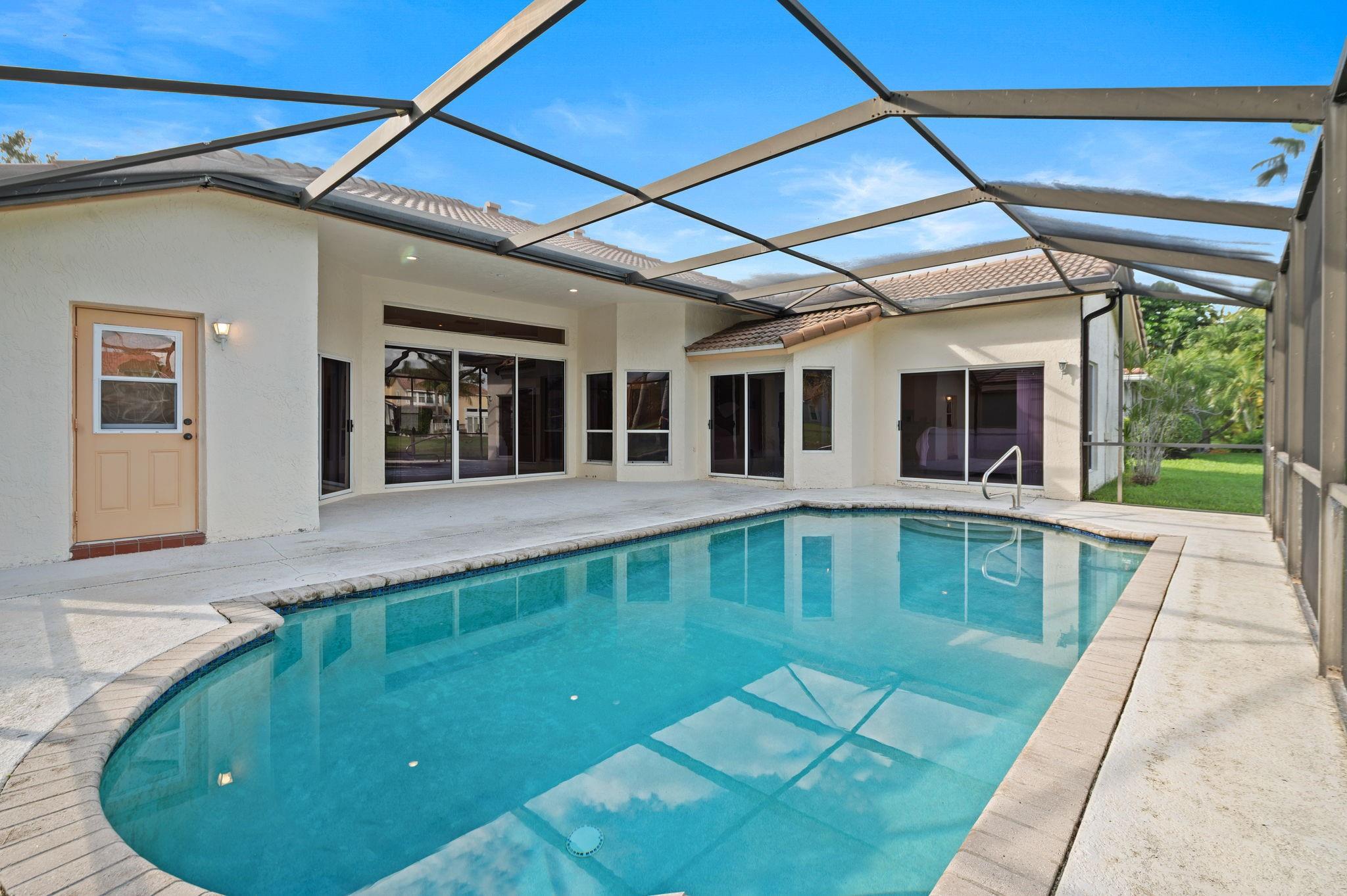 1110 Fairfax Ln