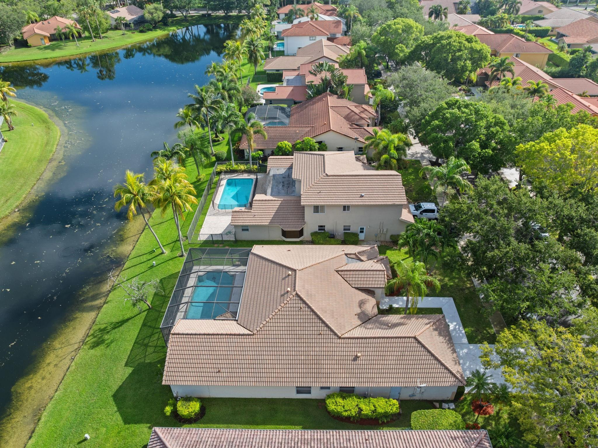 1110 Fairfax Ln