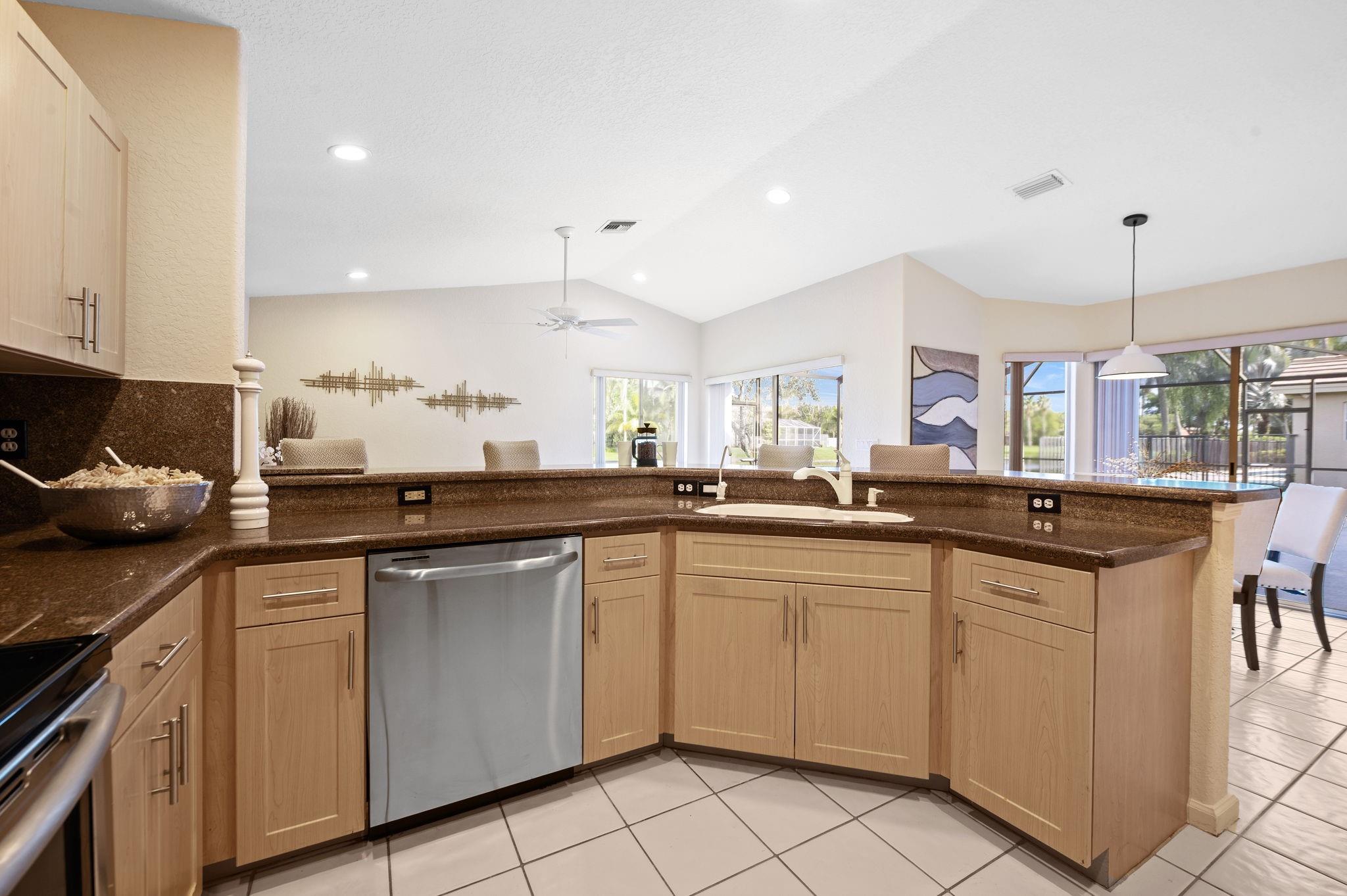 1110 Fairfax Ln