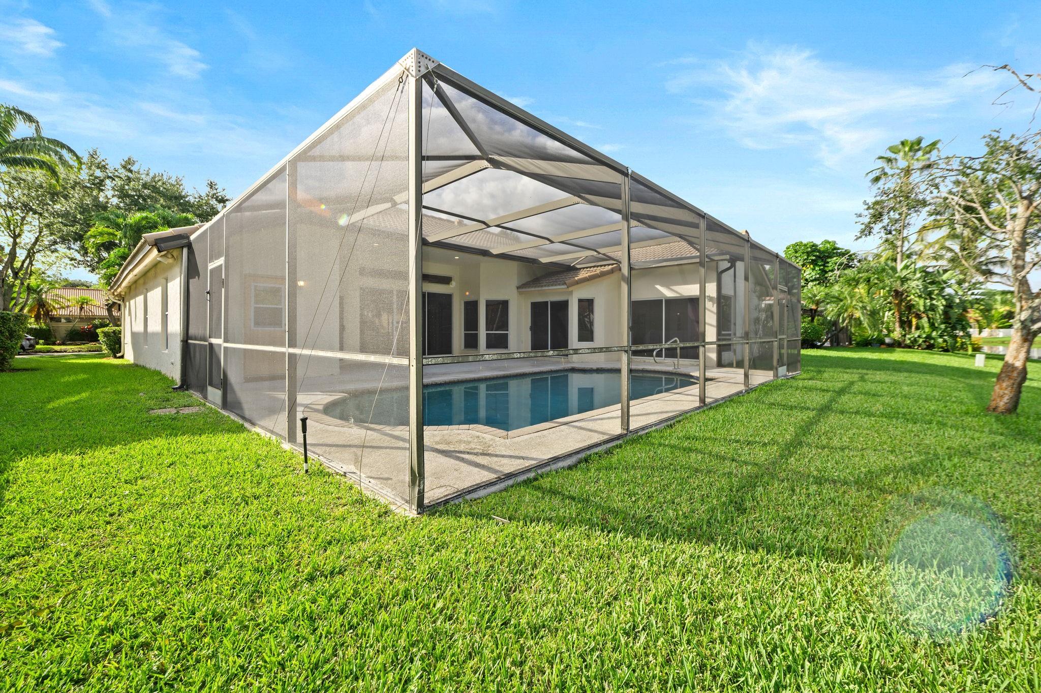 1110 Fairfax Ln