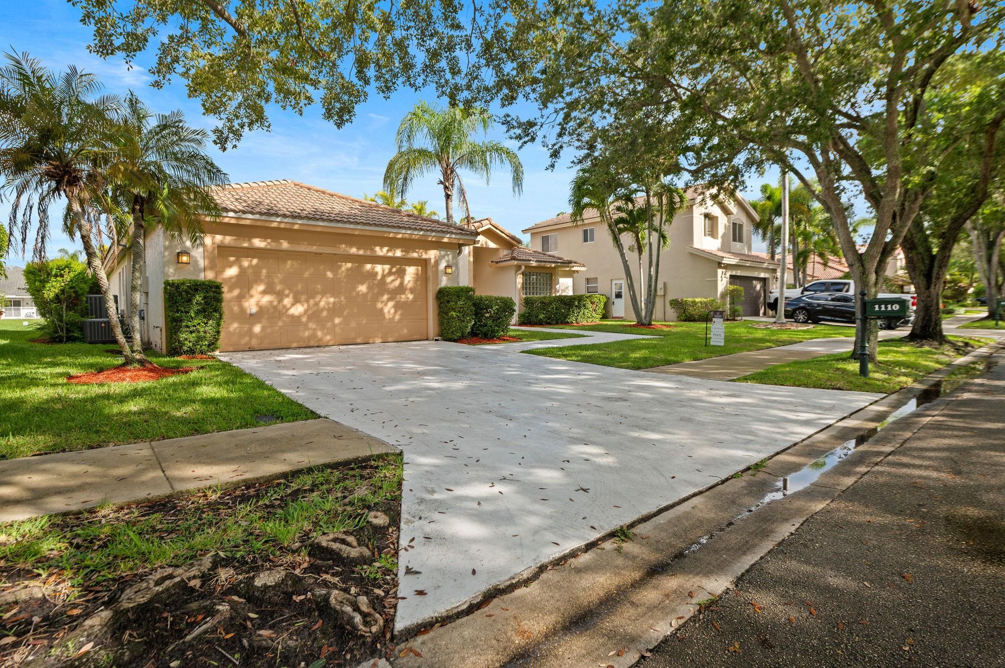 1110 Fairfax Ln