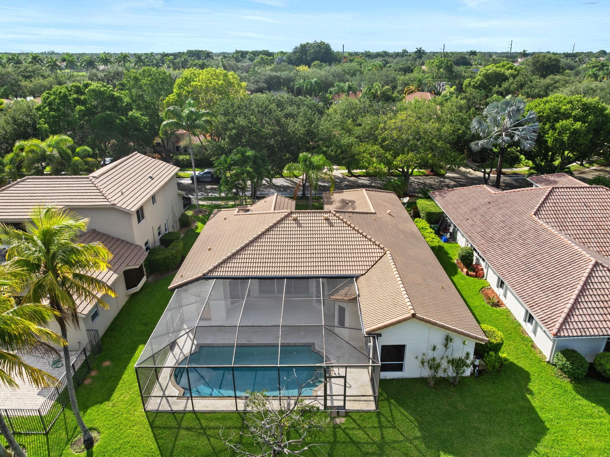 1110 Fairfax Ln