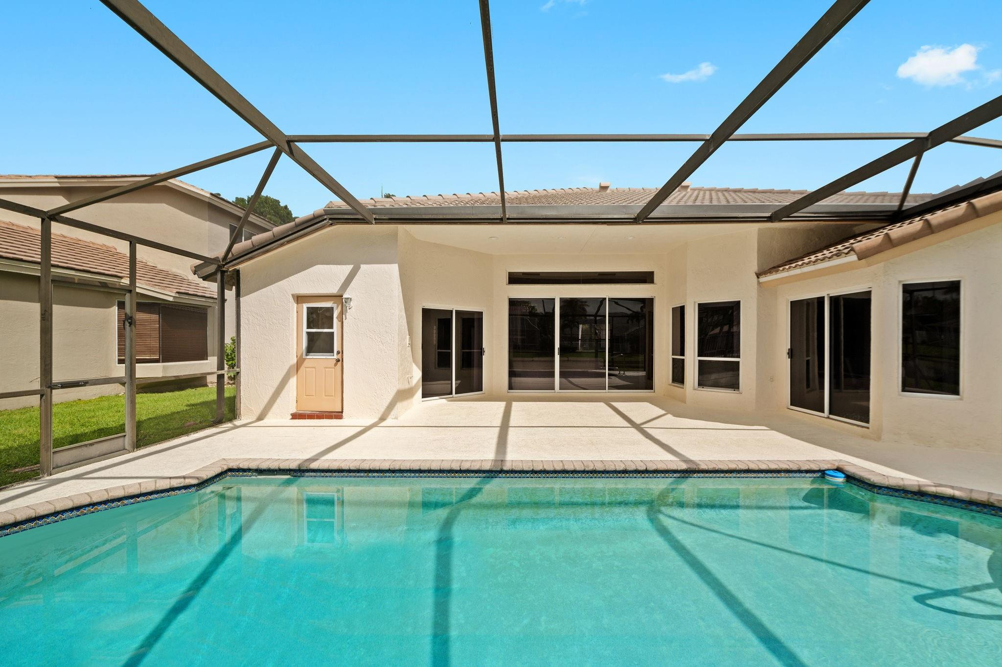 1110 Fairfax Ln