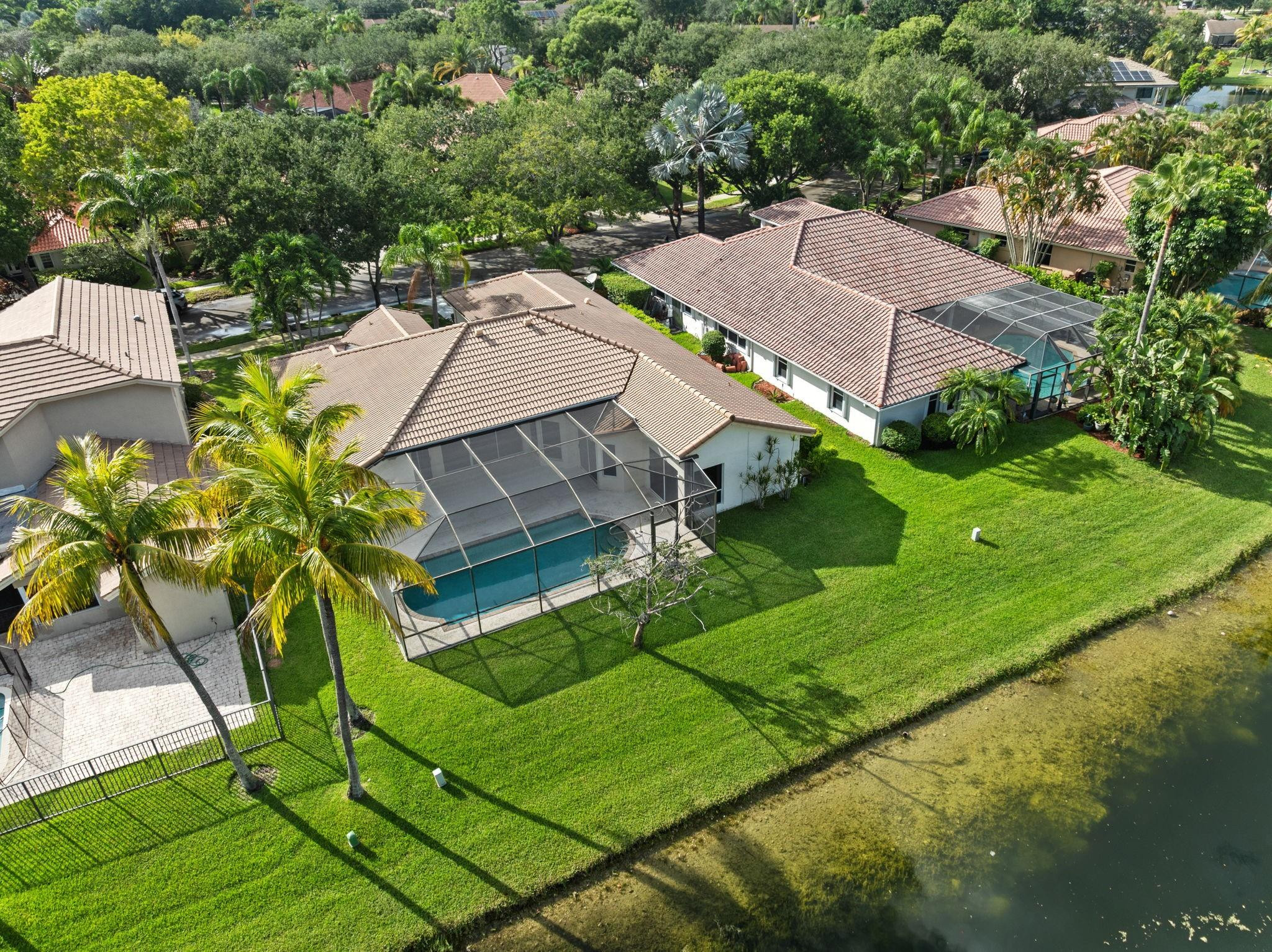1110 Fairfax Ln