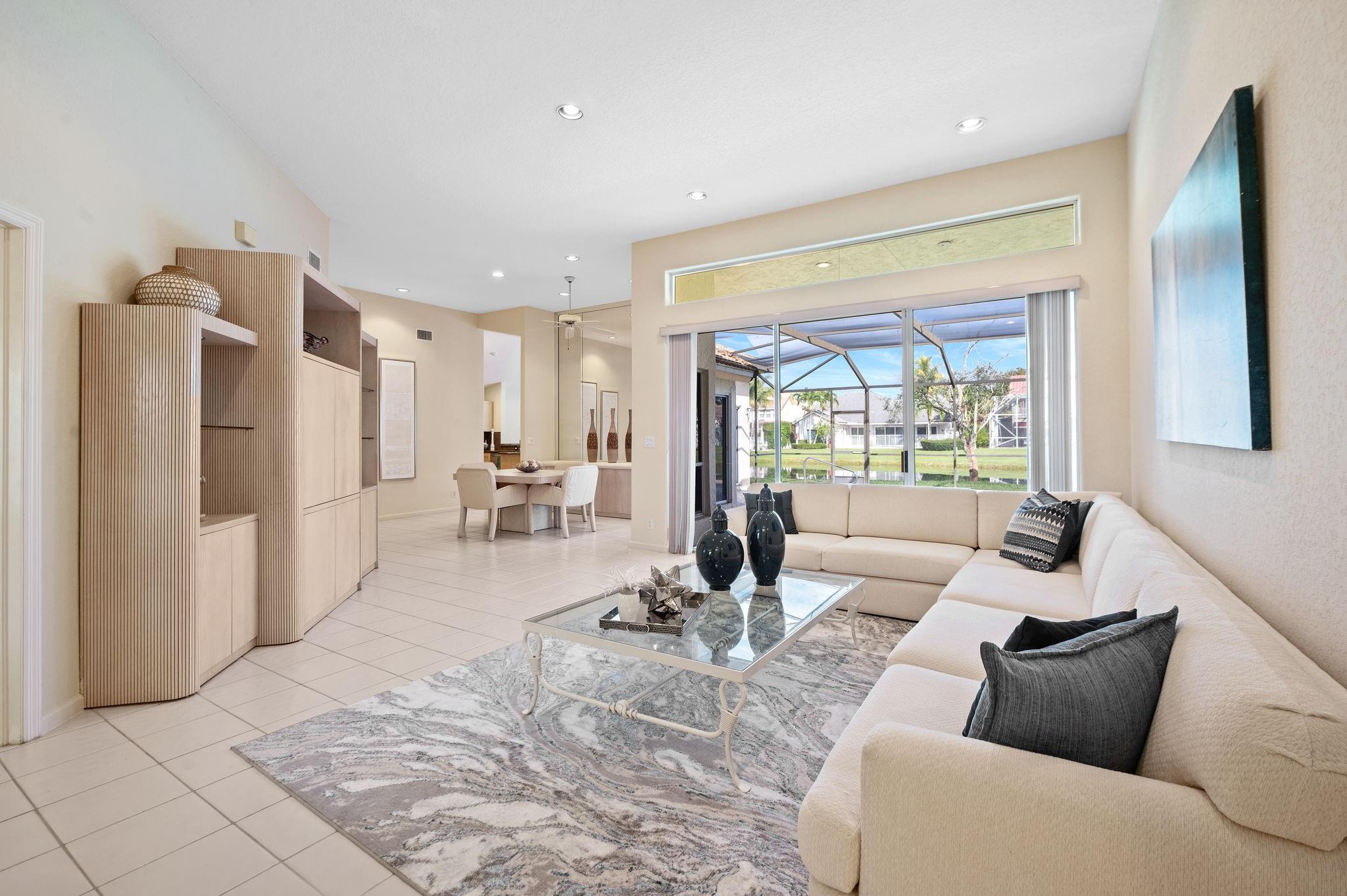 1110 Fairfax Ln
