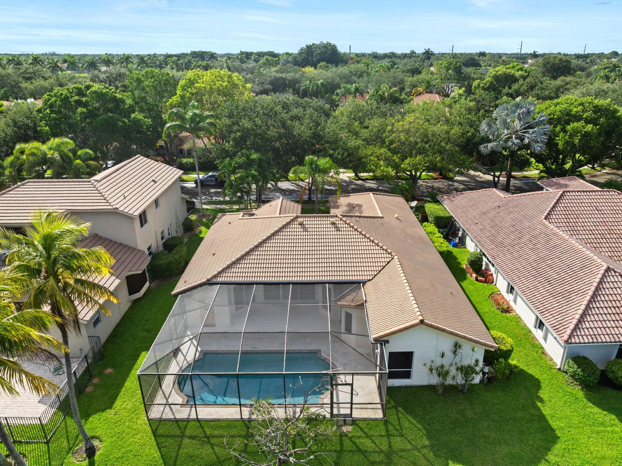 1110 Fairfax Ln