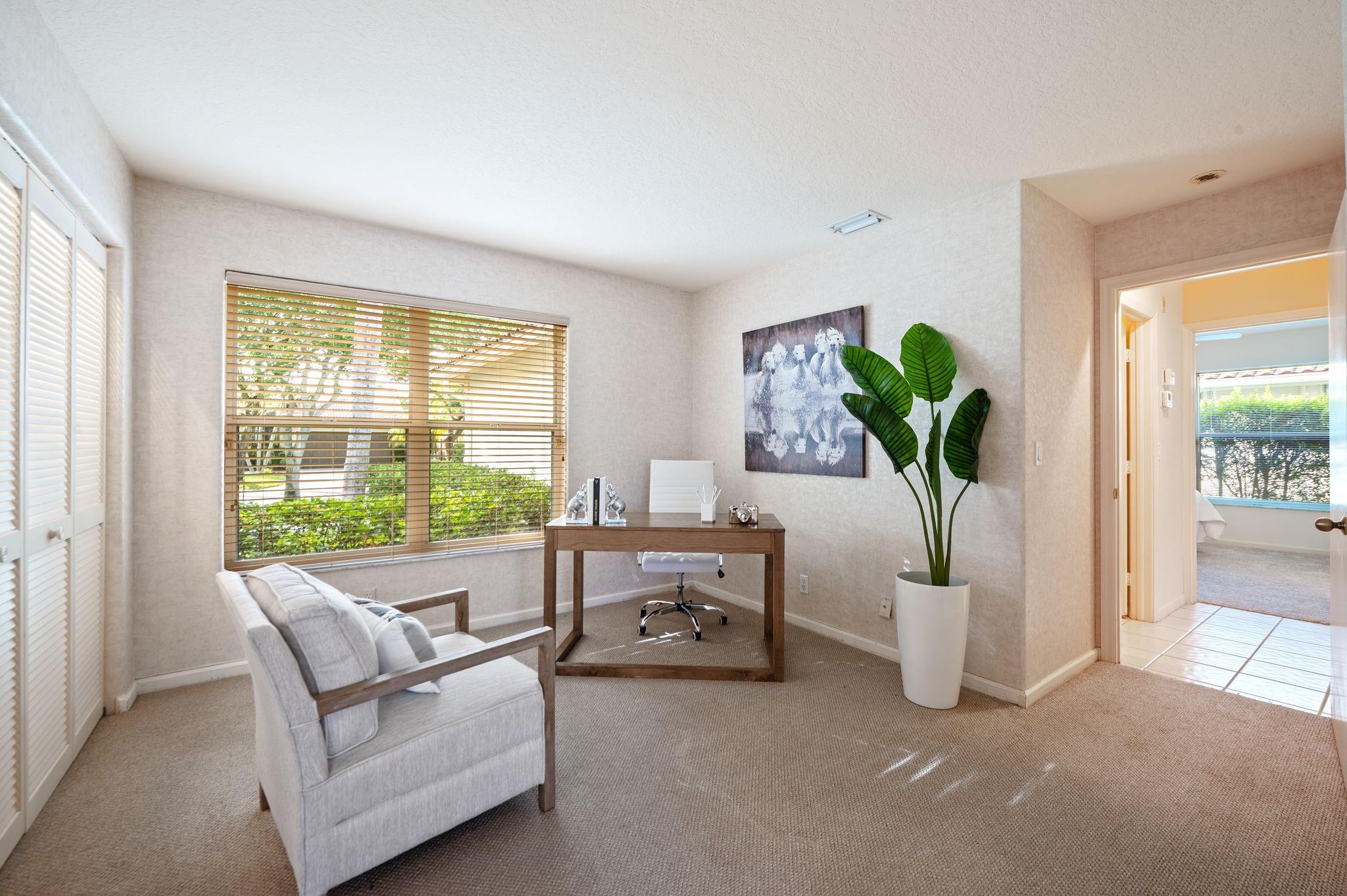 1110 Fairfax Ln