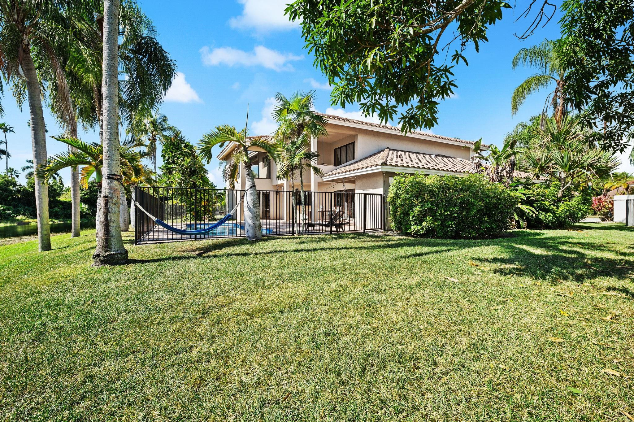 1260 Fairfax Ct