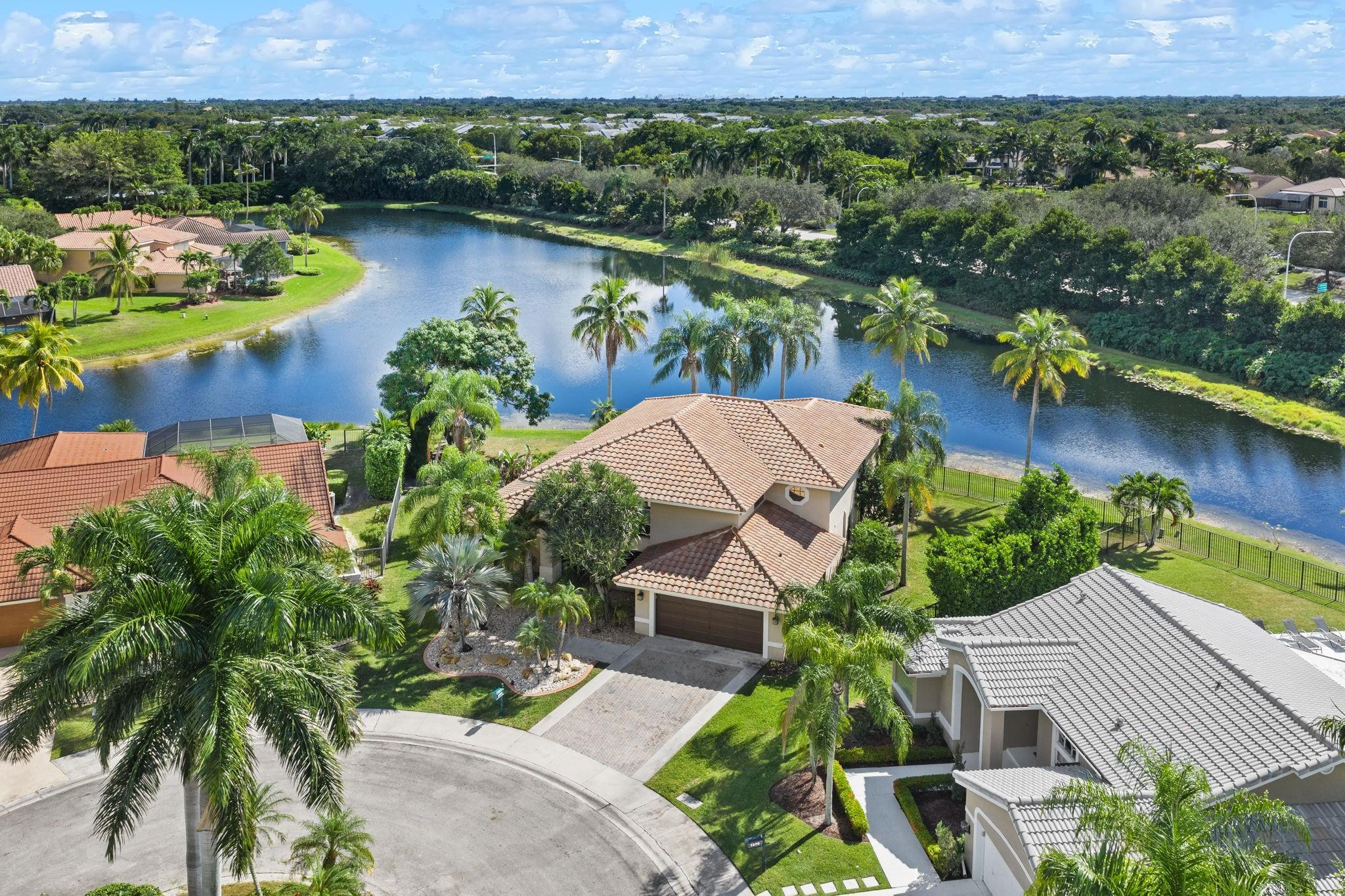 1260 Fairfax Ct