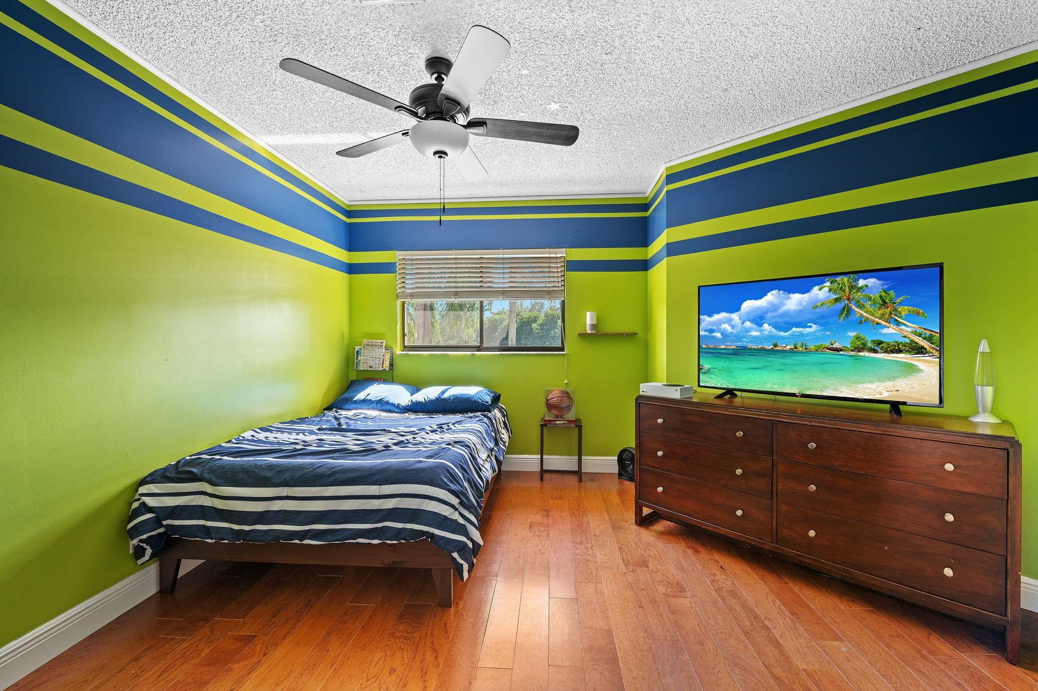 1260 Fairfax Ct