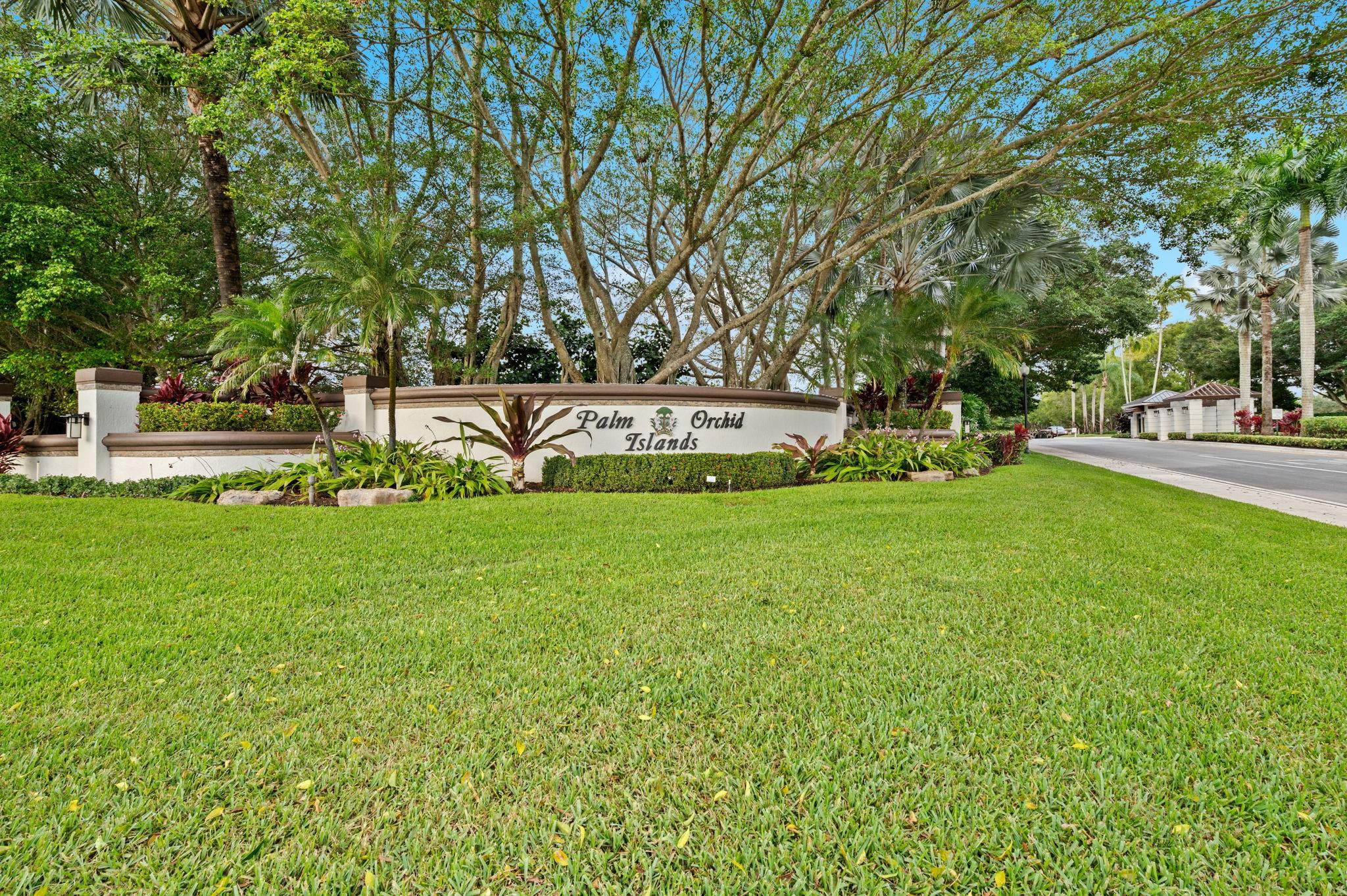 732 Crescent Way