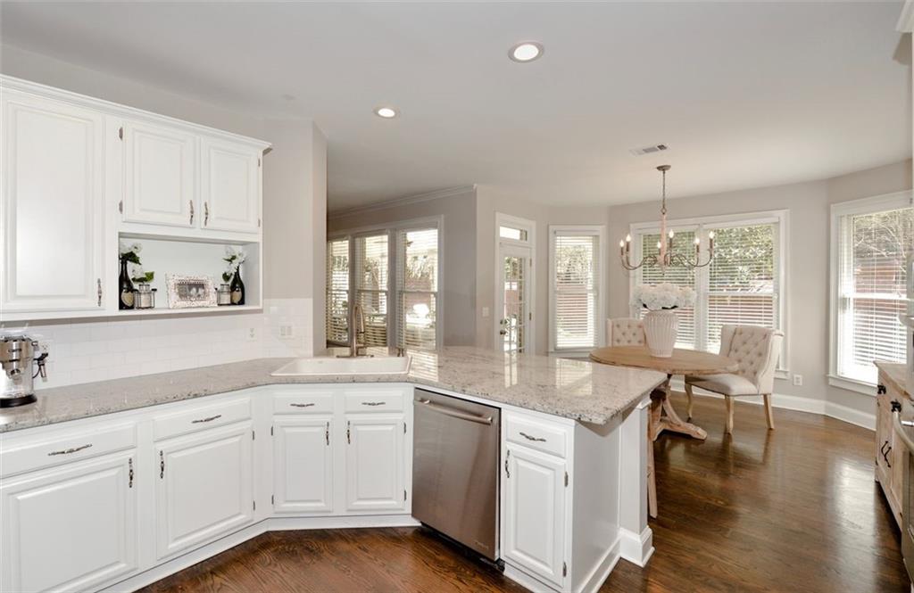 310 Windsor Gate Cove NE