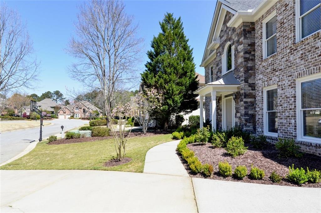 310 Windsor Gate Cove NE