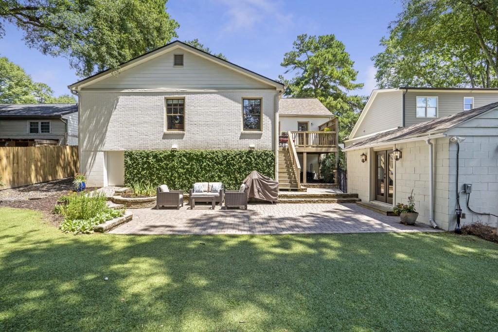 225 Midvale Drive NE