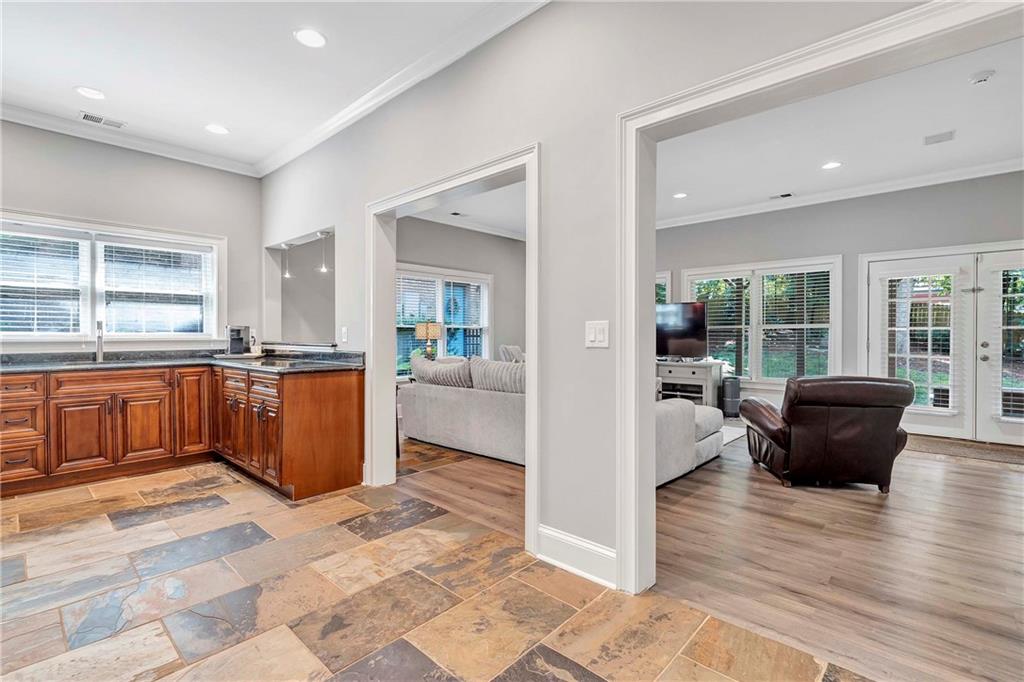 21 Cliftwood Drive NE