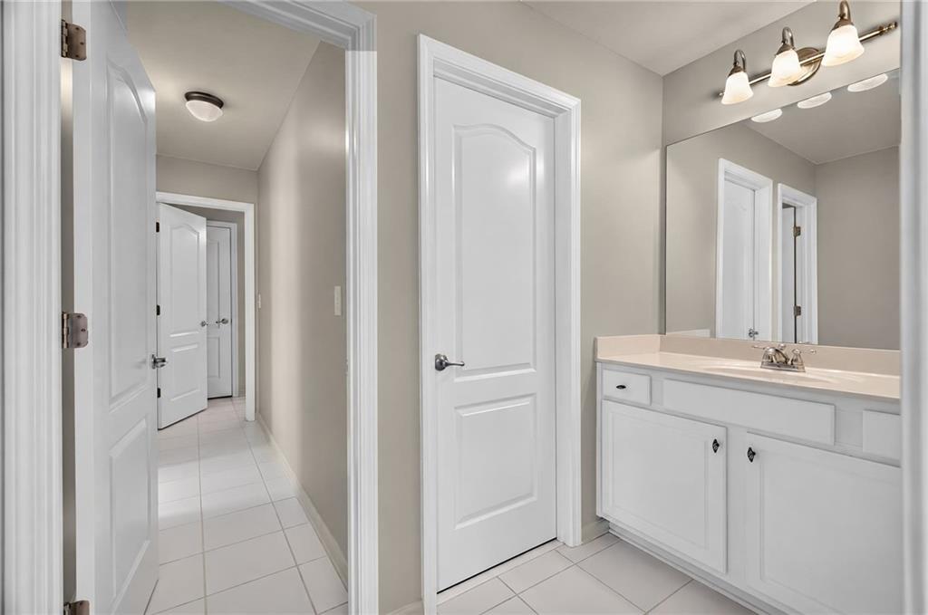 2035 Manor View