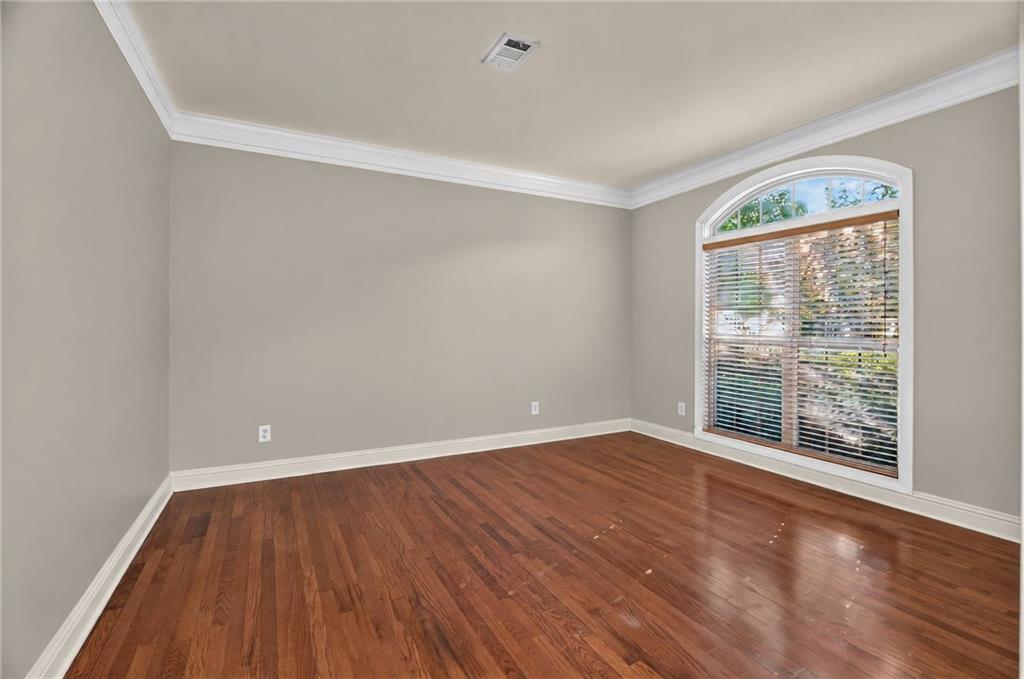 2035 Manor View