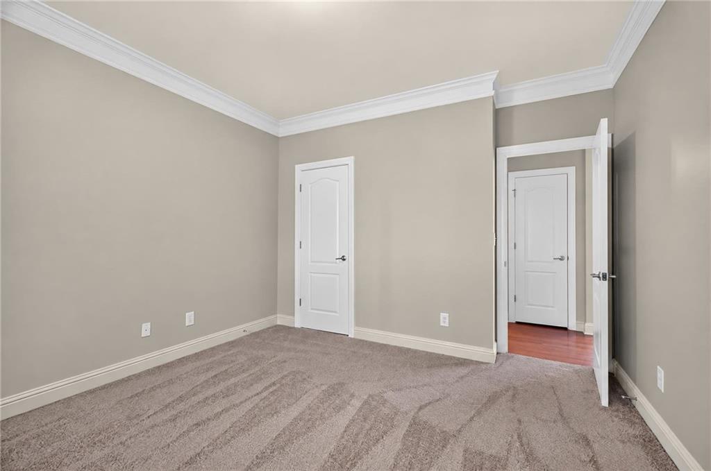 2035 Manor View