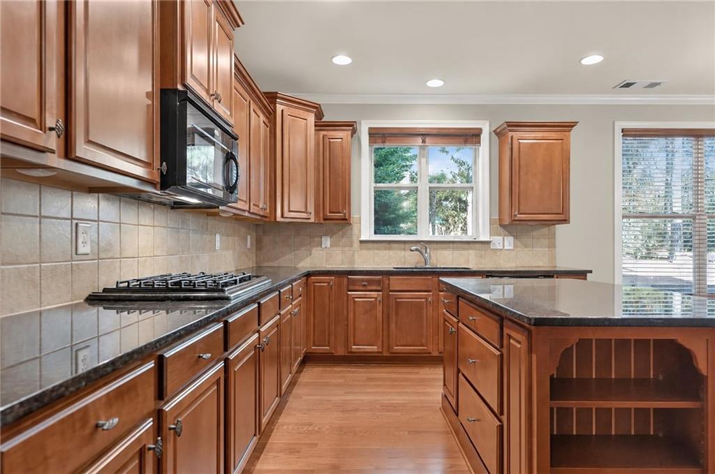 2035 Manor View