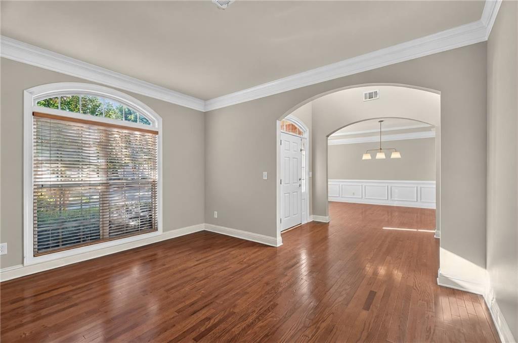 2035 Manor View