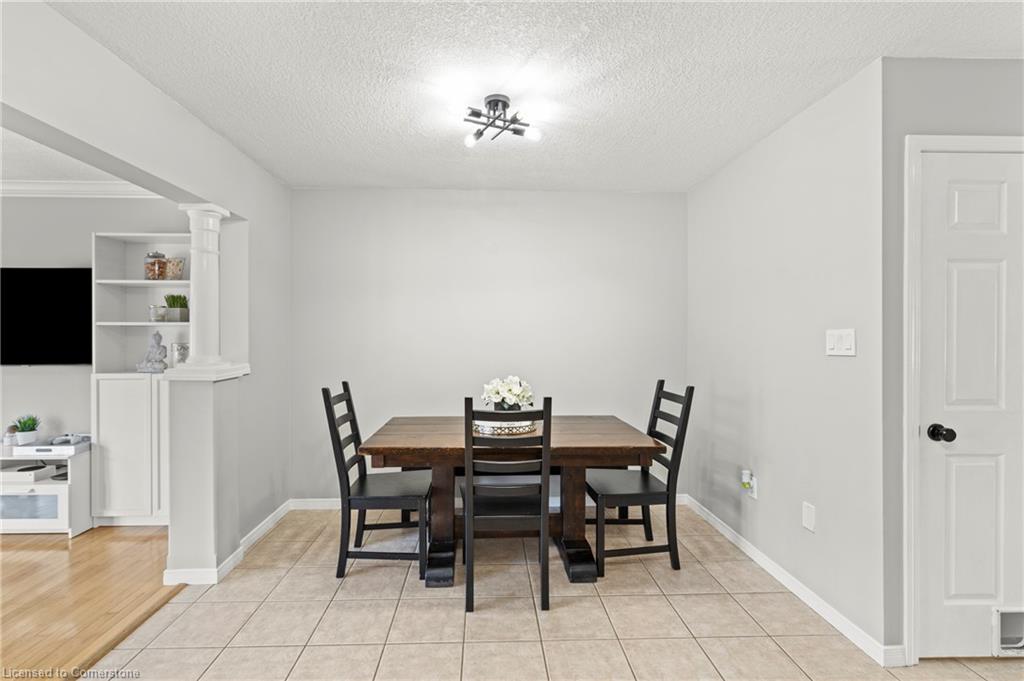 7-10 Stonecairn Drive Unit: 7