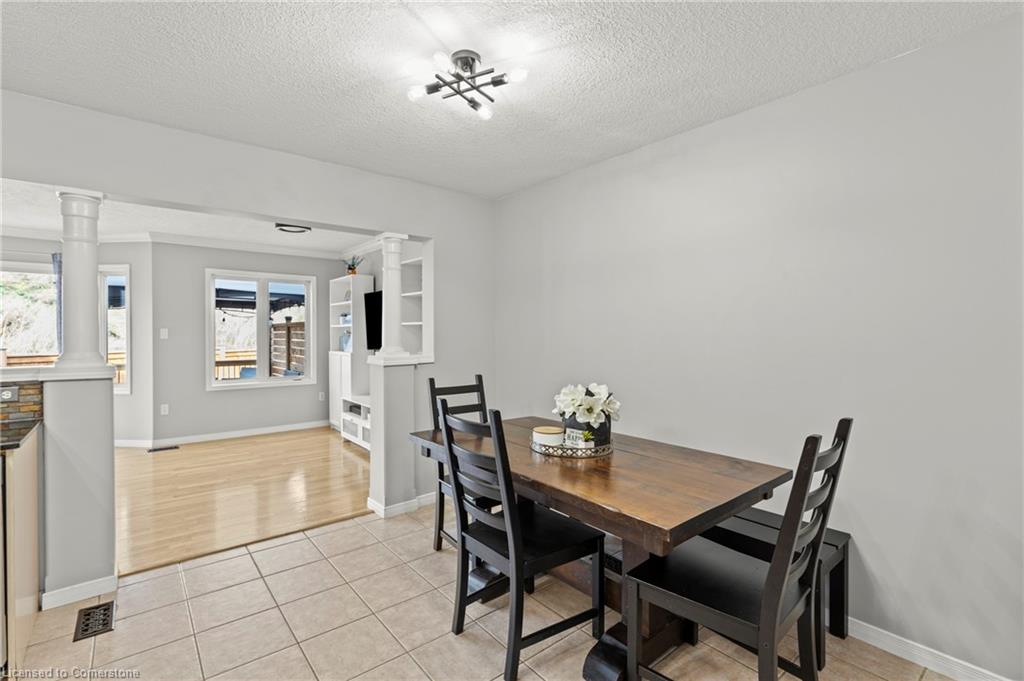 7-10 Stonecairn Drive Unit: 7