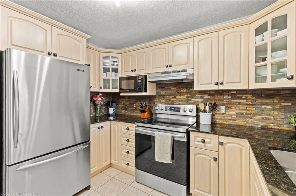 7-10 Stonecairn Drive Unit: 7