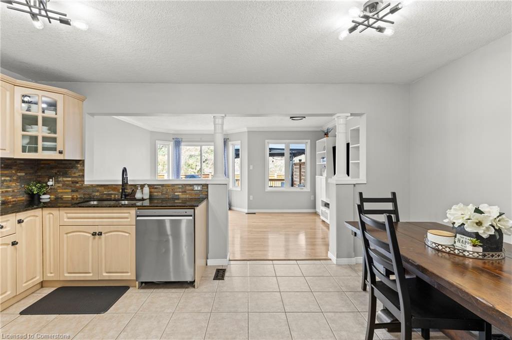 7-10 Stonecairn Drive Unit: 7