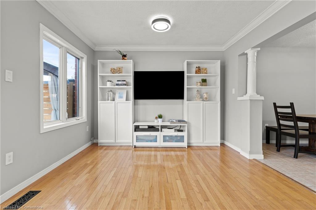 7-10 Stonecairn Drive Unit: 7