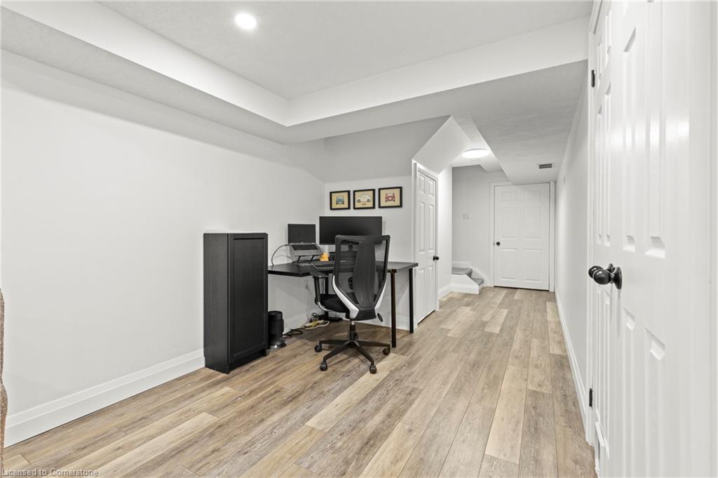 7-10 Stonecairn Drive Unit: 7