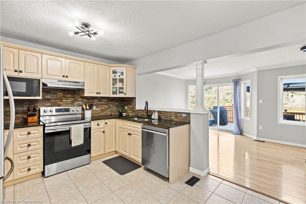 7-10 Stonecairn Drive Unit: 7