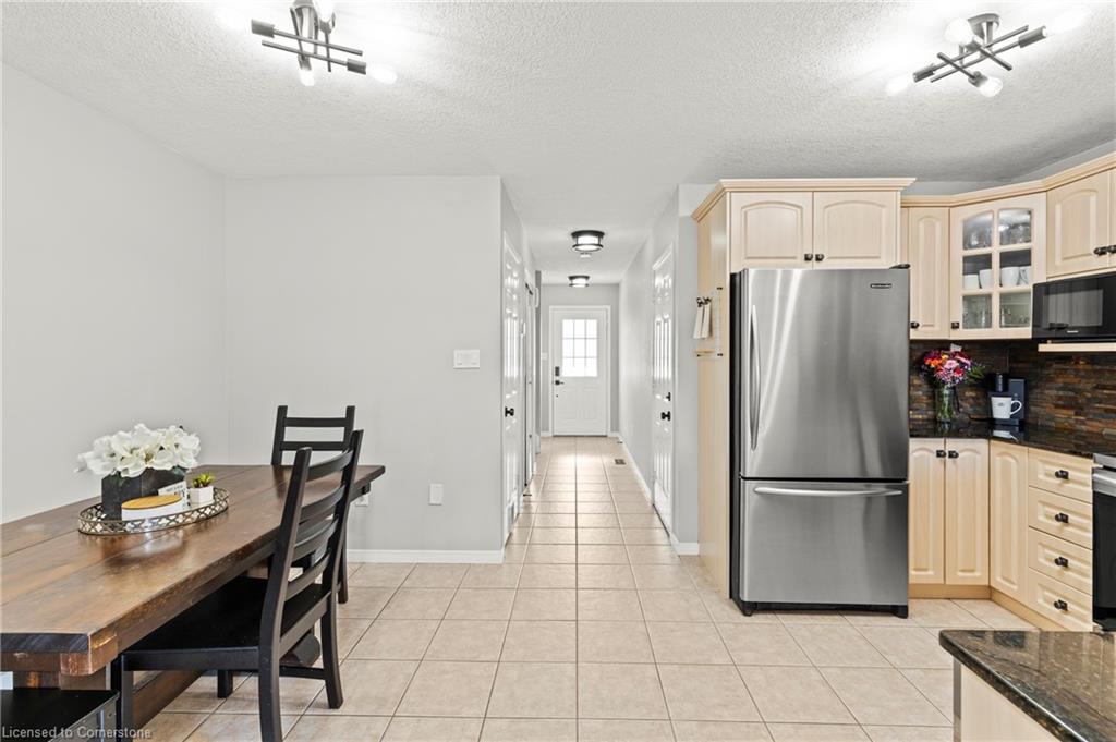 7-10 Stonecairn Drive Unit: 7