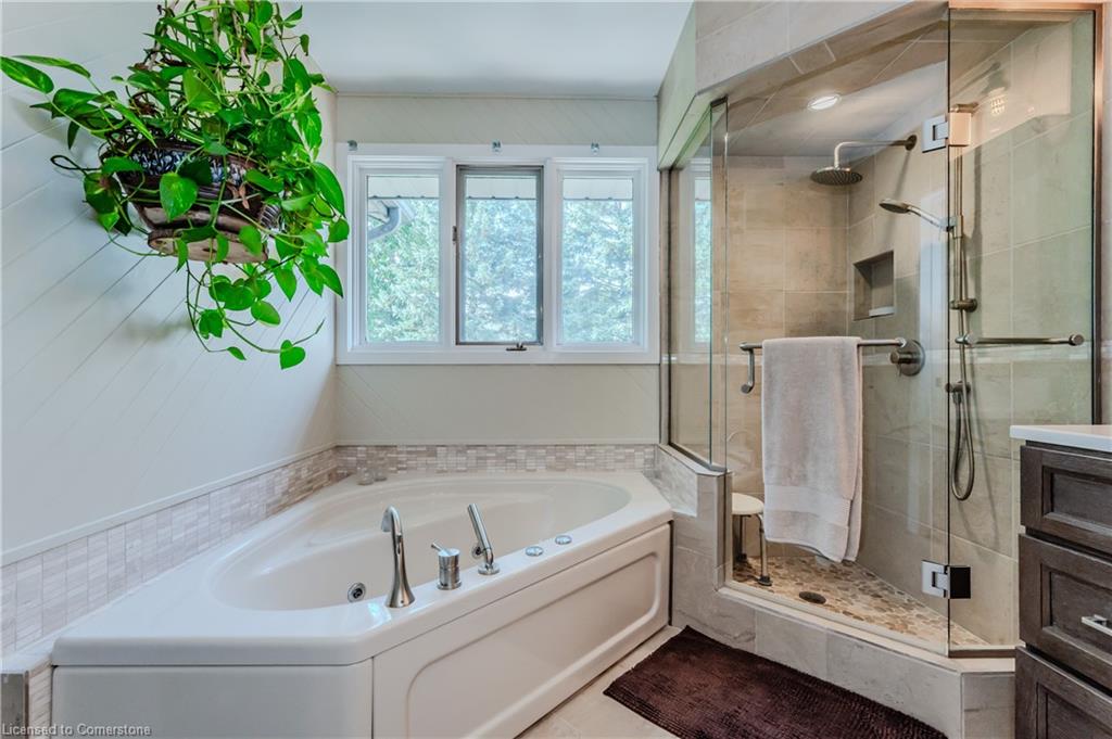 12 Jo Anne Crescent