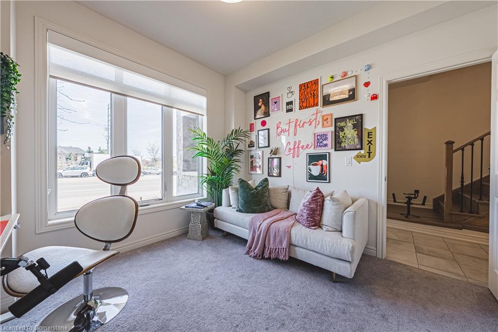 525 Dundas Street E